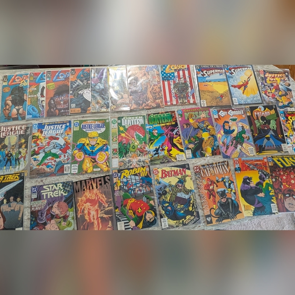 27 DC Comic Books Batman Lobo Justice League Etc & 1 Marvels Total 28
